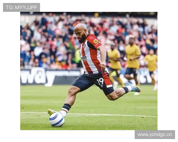 曼联进攻组织混乱问题持续显现，对球队赛季战绩稳定性形成制约