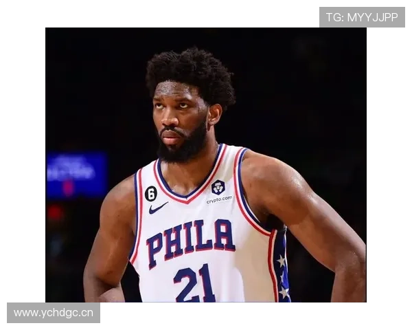 恩比德休赛期天天吃牛排配香槟，训练馆打卡照却瘦成闪电