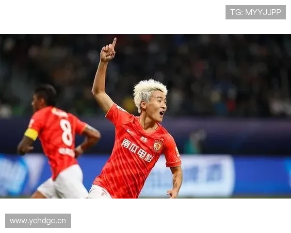 韦世豪这自律程度，凌晨四点健身房打卡跟闹着玩似的